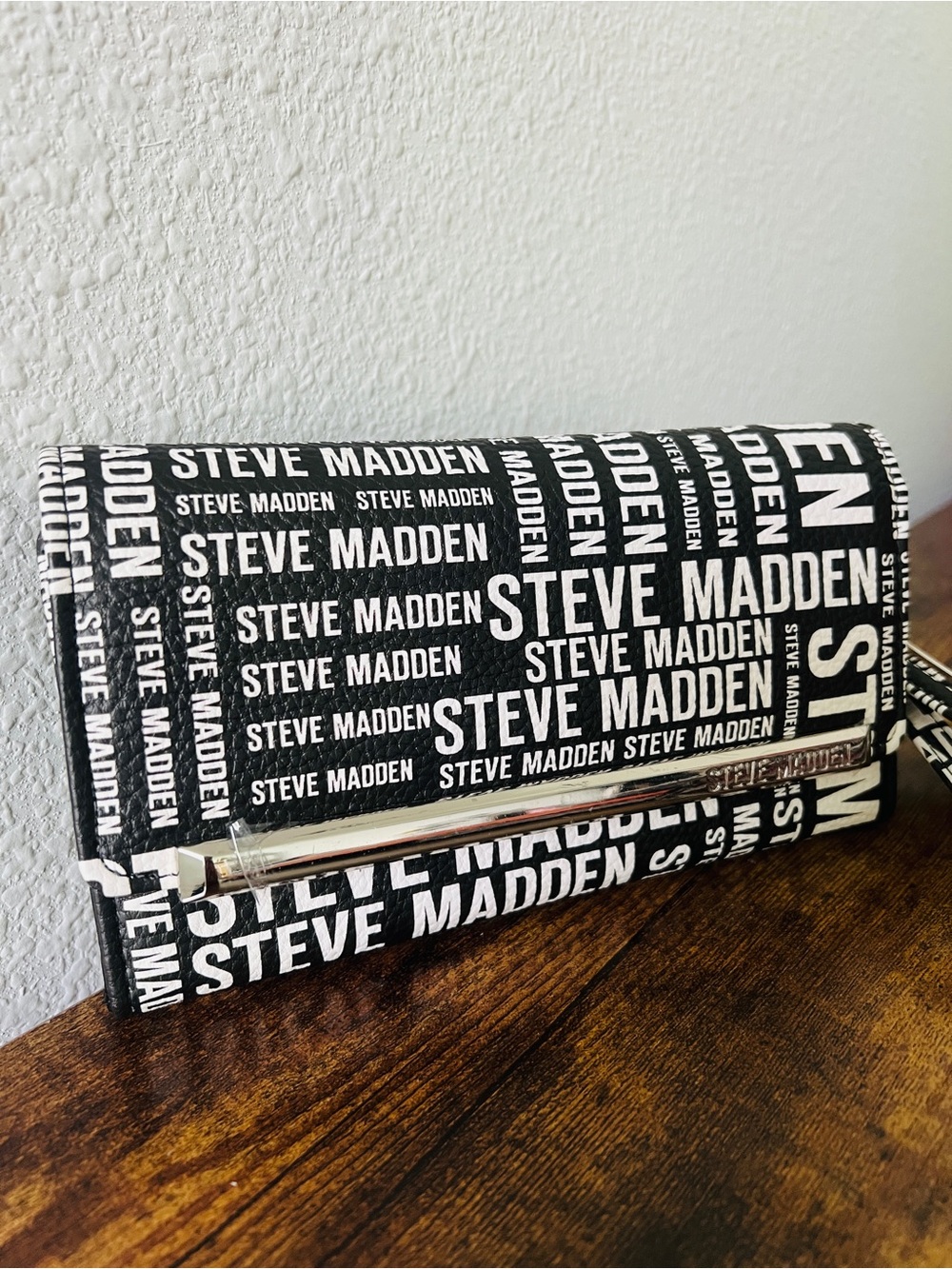 NWT Steve Madden Logo Wristlet Wallet Black White Clutch Y2K Street Style